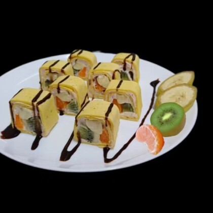 Сладкий ролл «Киви-мандарин-банан»