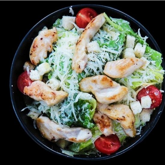 Салат Цезарь с куриным филе