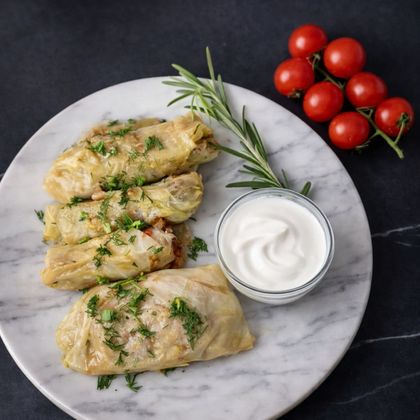 Долма из капусты с говядиной