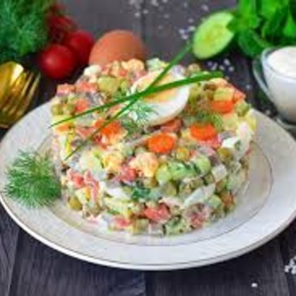 Оливье с колбасой