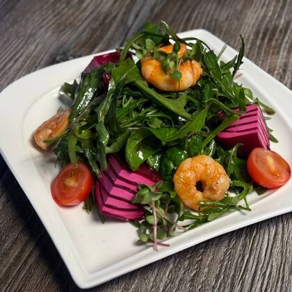 Салат «Печеная свекла и креветка»