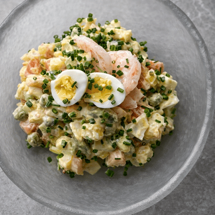 Оливье с креветками и авокадо