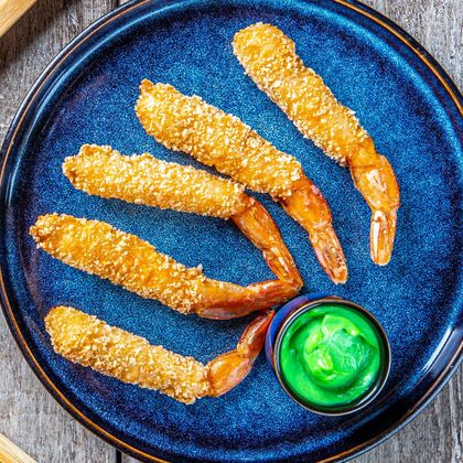 Креветки в темпуре с соусом васаби