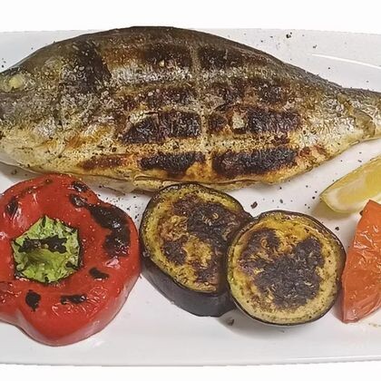 Дорадо с овощами