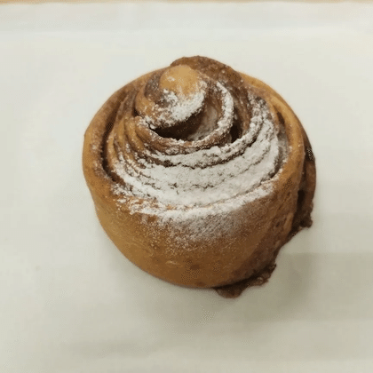 Булочка с корицей