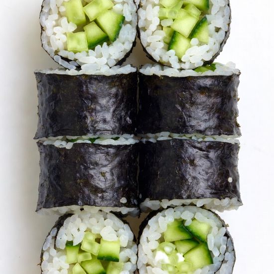 Мини-ролл с огурцом