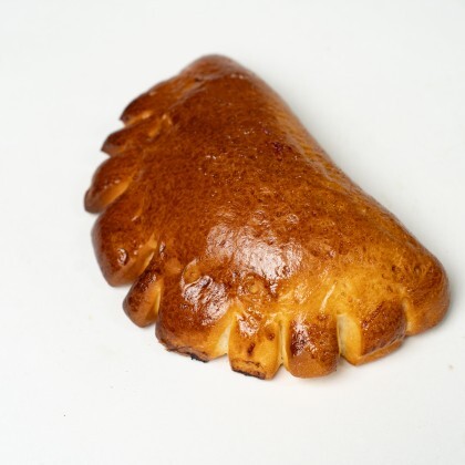 Булочка с клубникой