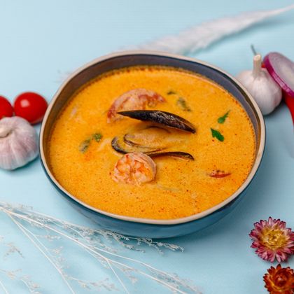 Тайский суп Том Ям с морепродуктами