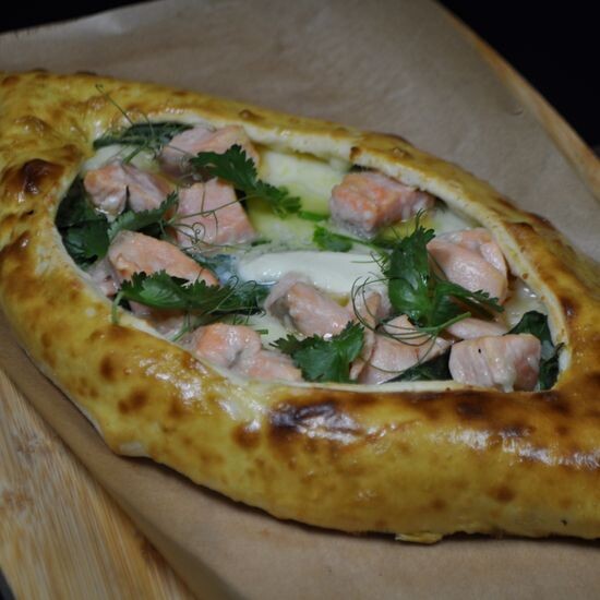 Хачапури по Аджарски с семгой и шпинатом