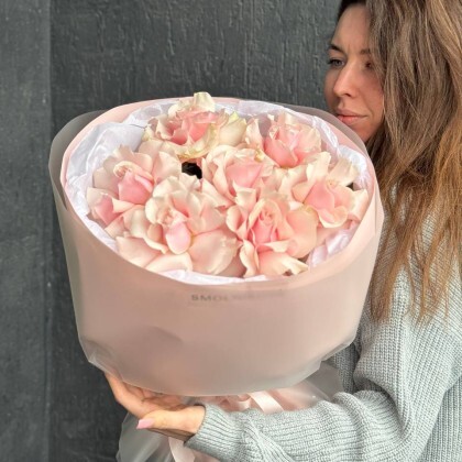 Розовые французские розы в розовом оформлении 💕
