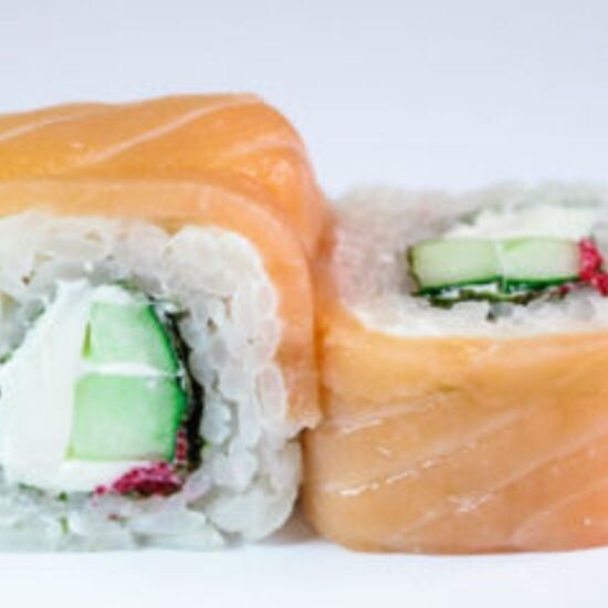 Филадельфия со свежим лососем