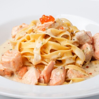 Феттучини с лососем