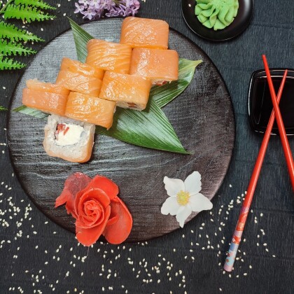 Ролл «Филадельфия» с перцем