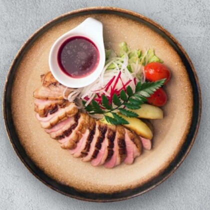 Утиная грудка  с гранатовым соусом