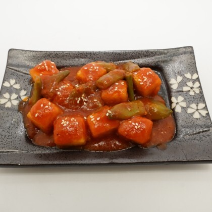 Тофу с фасолью в чили соусе