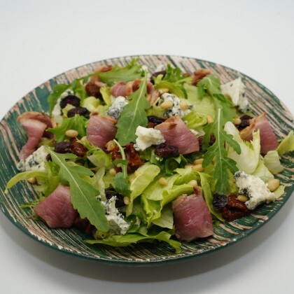 Салат с утиной грудкой