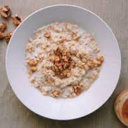 Каша овсяная с медом и грецкими орехами