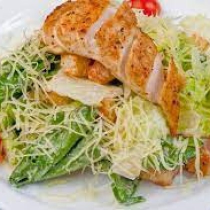 Салат Цезарь с курицей