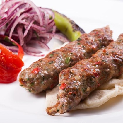 Люля-кебаб свино-говяжий на лаваше