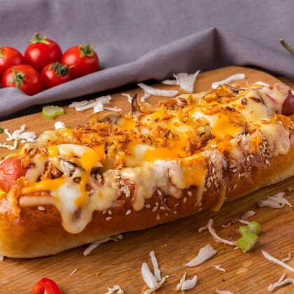 Хот-дог в булке двойной с сыром