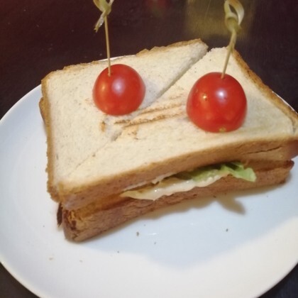 Сэндвич с ветчиной и сыром