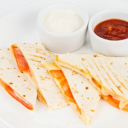 Кесадилья с помидорами