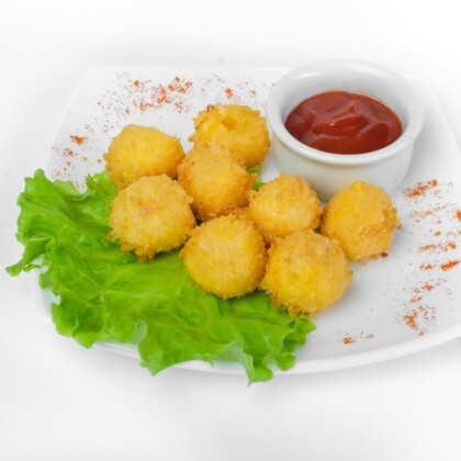 Рисовые шарики с лососем + соус спайси