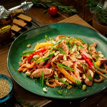 Удон WOK с курицей в имбирном соусе