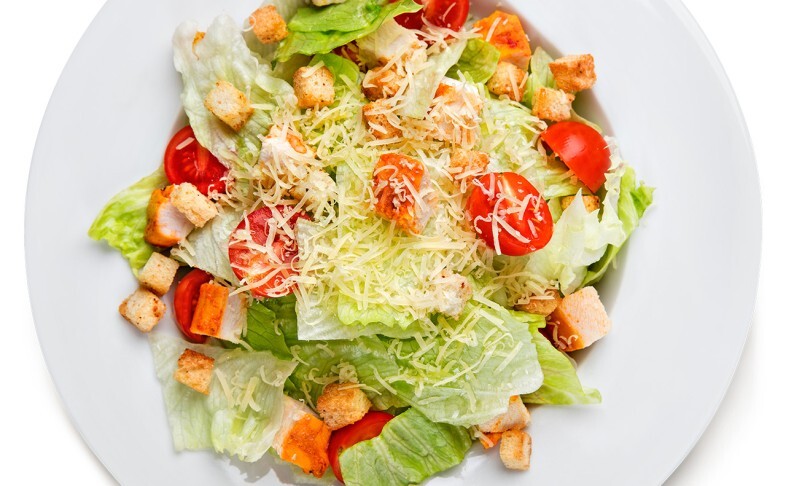 Салат «Цезарь с курицей»