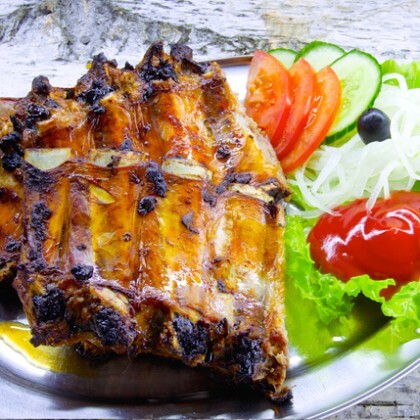 На ребрышках