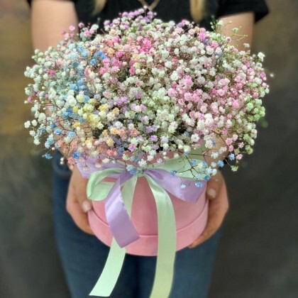Композиция с гипсофилой "Навстречу любви"