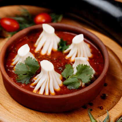 Патара хинкали из баранины в соусе «Остри»