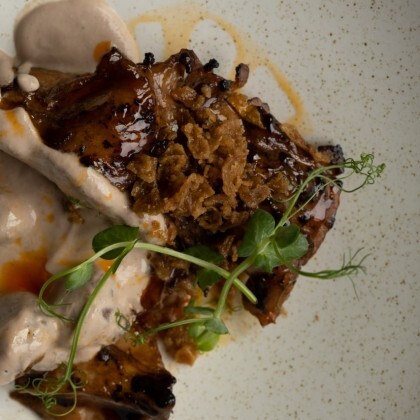 Куриный стейк гриль с грибным соусом