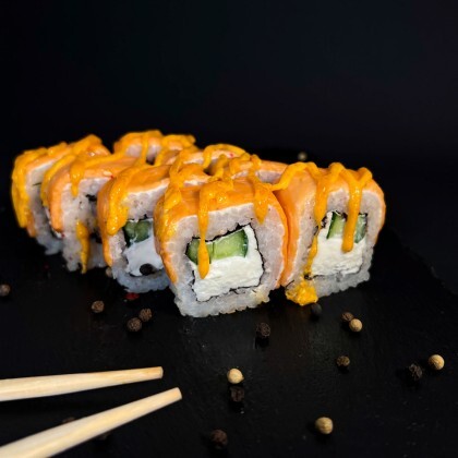 Запеченный ролл «Филадельфия спайси»