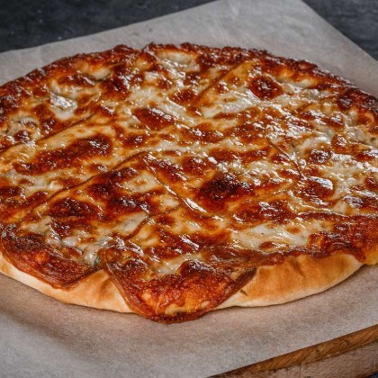 Хачапури с пикантным цыпленком и копченым сулугуни