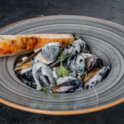 Соте из мидий в сливочном соусе дор-блю