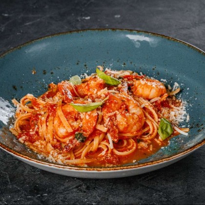 Спагетти с креветками и базиликом
