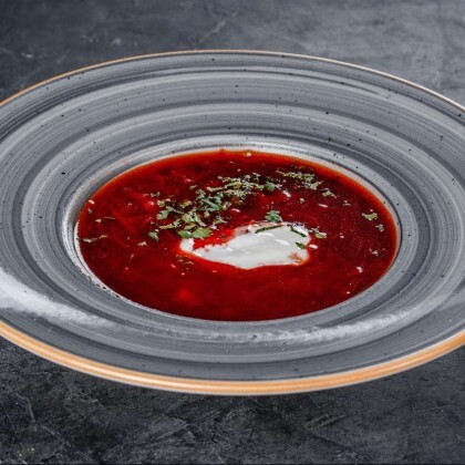 Борщ на говяжьей голяшке с чесноком