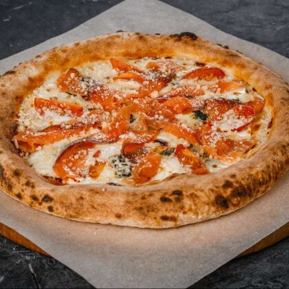 Пицца с лососем малого посола