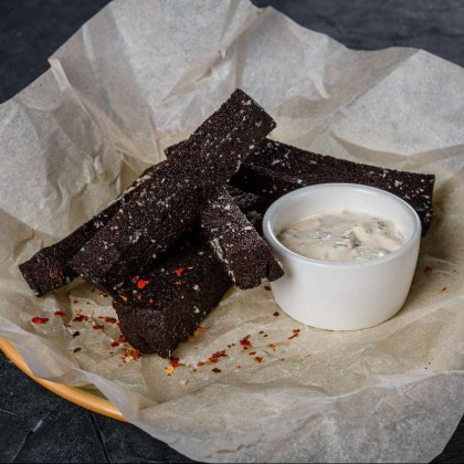 Бородинские гренки с соусом тар-тар