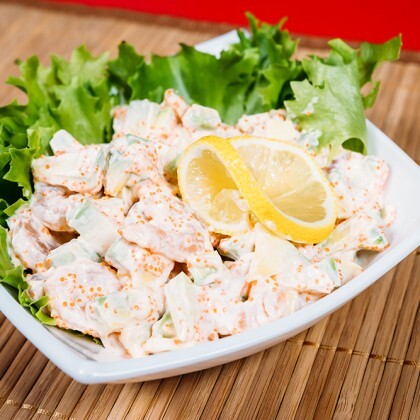 Салат из креветок и авокадо