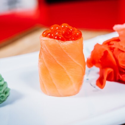 Суши «Сяке икура»