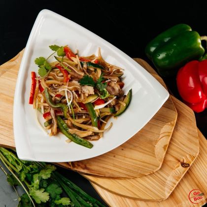 Салат с маринованными свиными ушками