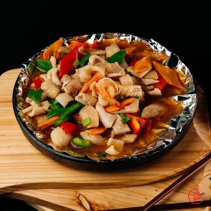 Морское ассорти на сковороде