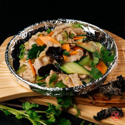 Свинина с овощами и грибами