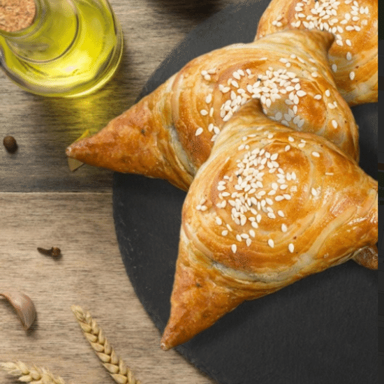 Самса из рубленной говядины с луком