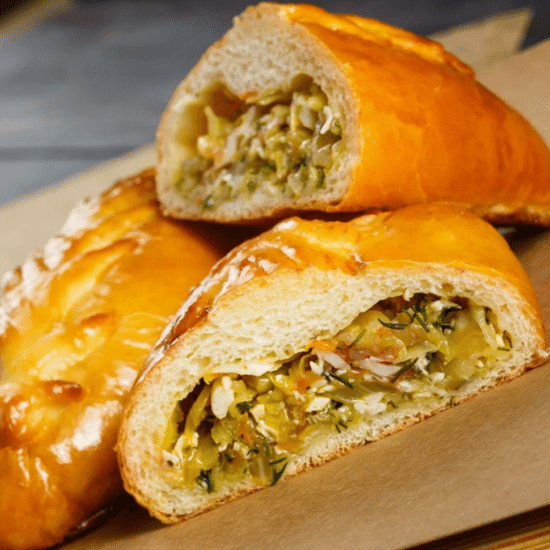 Пирожок с капустой