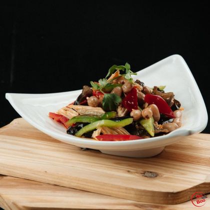 Свежие битые огурцы со спаржей по-китайски