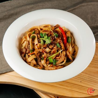 Лапша жареная с курицей и овощами 
WOK