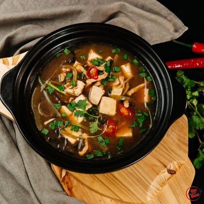 Кисло-сладкий суп со свининой и тофу